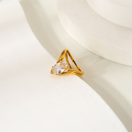 Solitaire Crest Ring – 18K Gold Tone