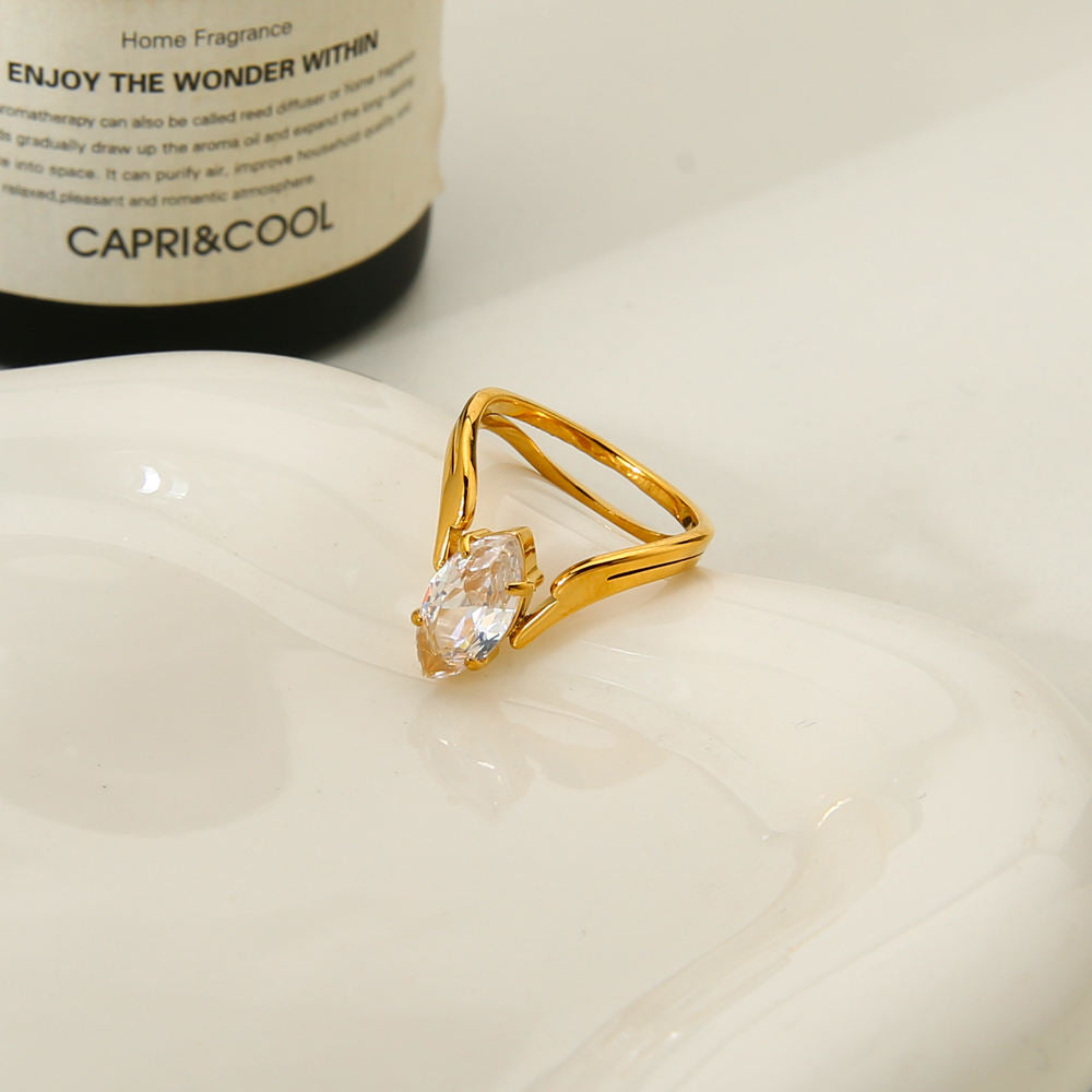 Solitaire Crest Ring – 18K Gold Tone