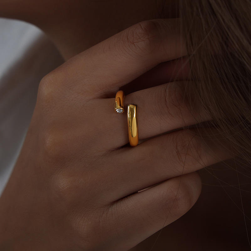 Solitaire Curve Adjustable Ring – Gold Plated